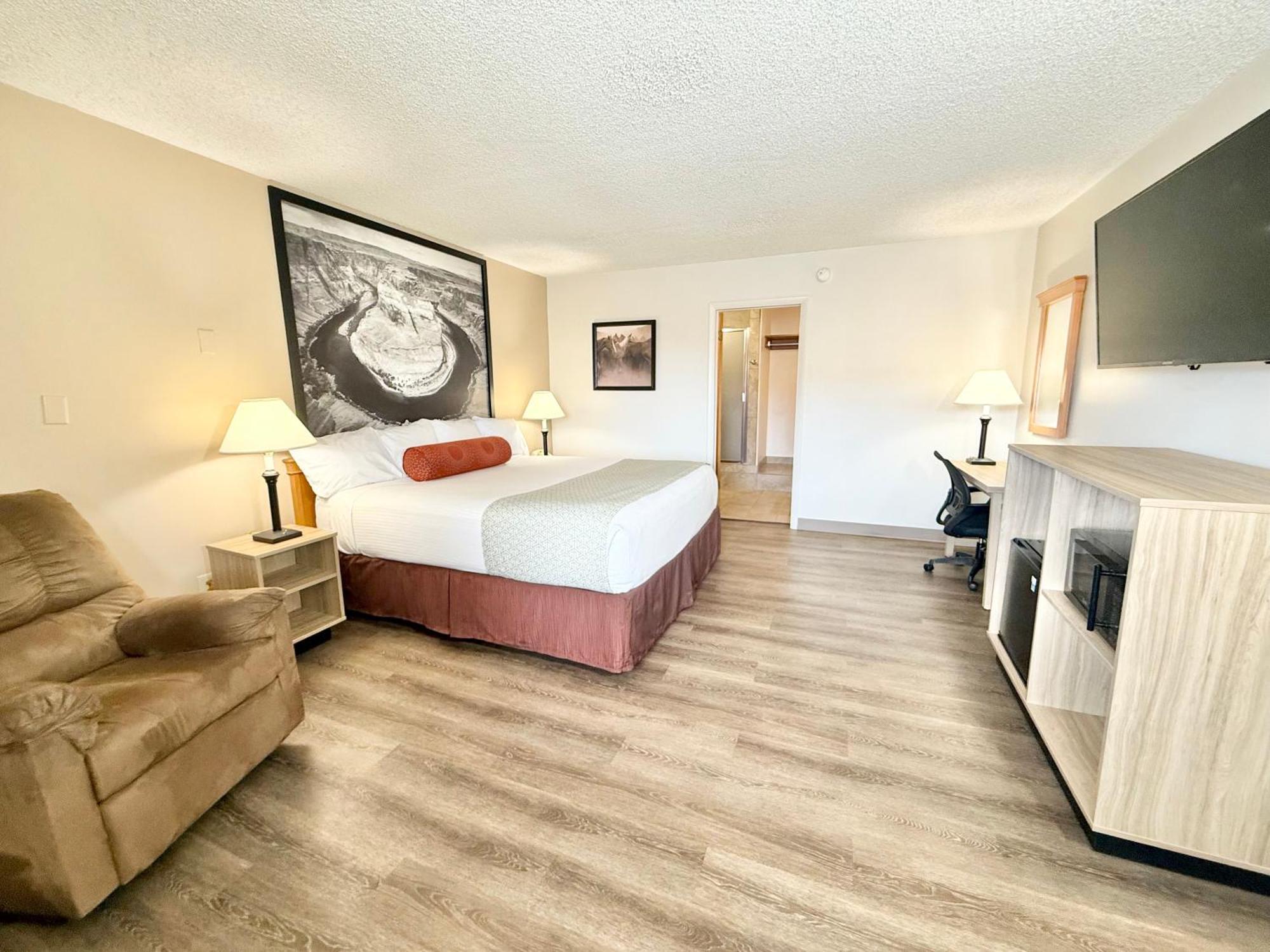 Super 8 By Wyndham Salina/Scenic Hills Area Hotel Exterior photo